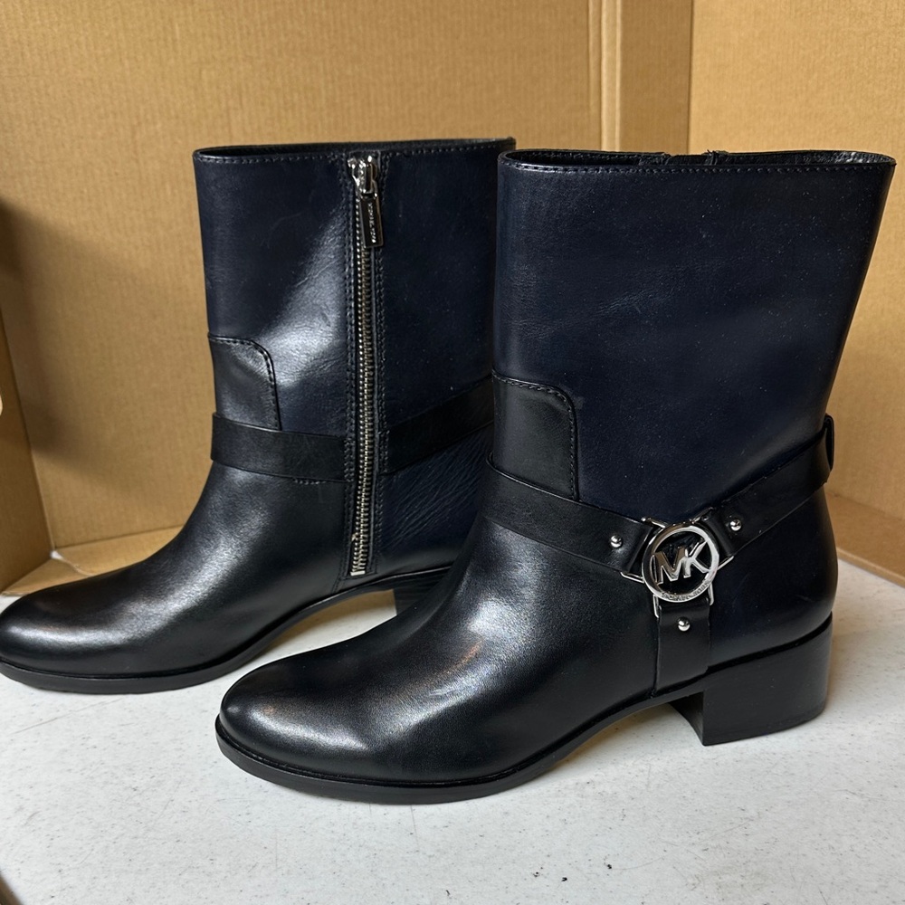 Michael Kors Turner Black Leather Ankle Boots New Size 8 - Picture 5 of 17